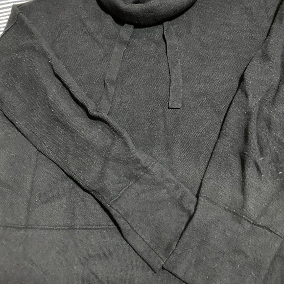 Universal thread sweater - Picture 2 of 4